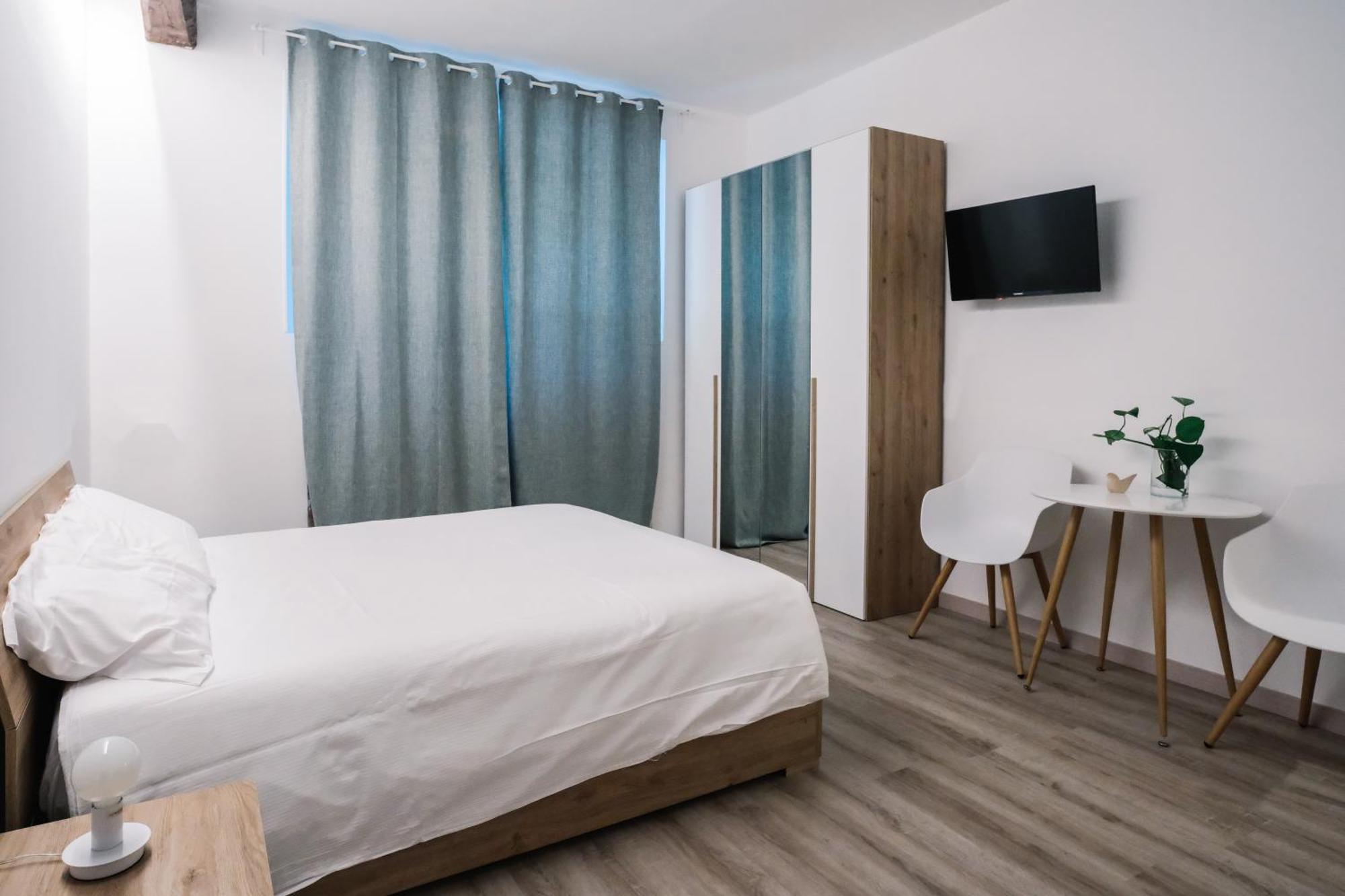 Flora Inn, Scotti'S House - Due Passi In Centro 베르가모 외부 사진