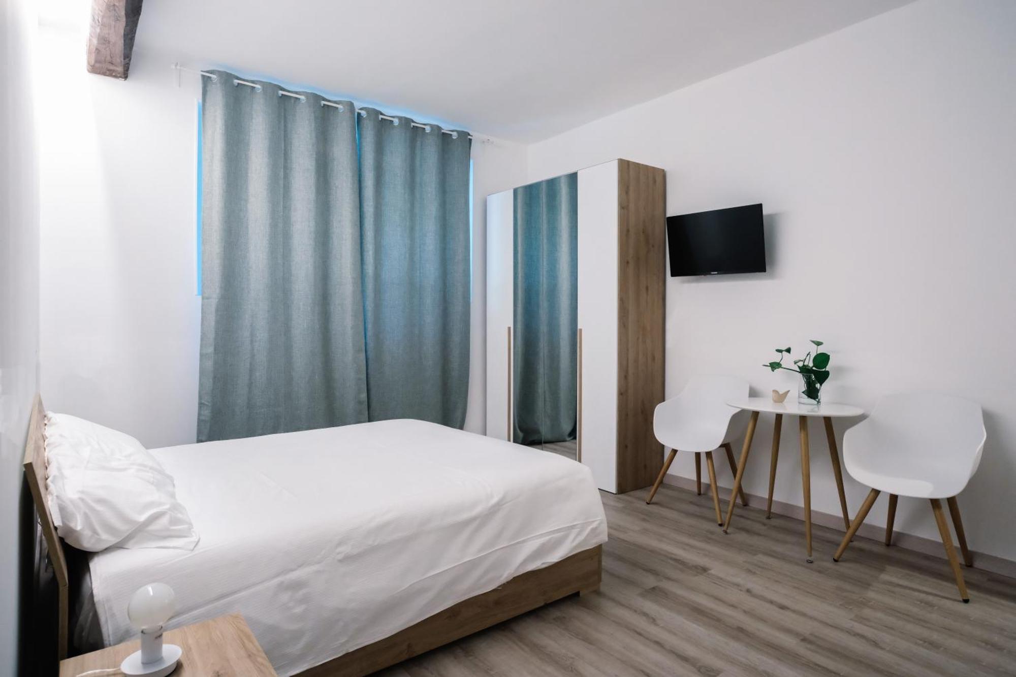 Flora Inn, Scotti'S House - Due Passi In Centro 베르가모 외부 사진