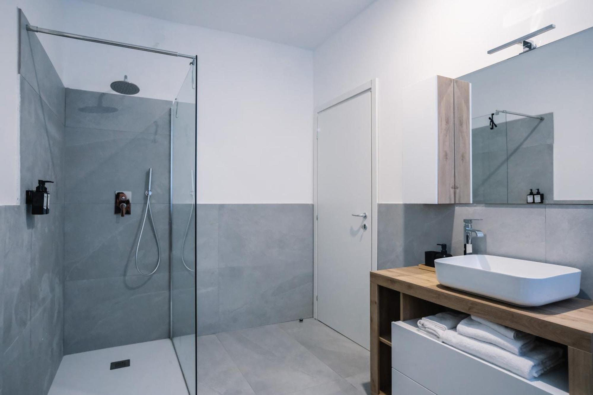Flora Inn, Scotti'S House - Due Passi In Centro 베르가모 외부 사진