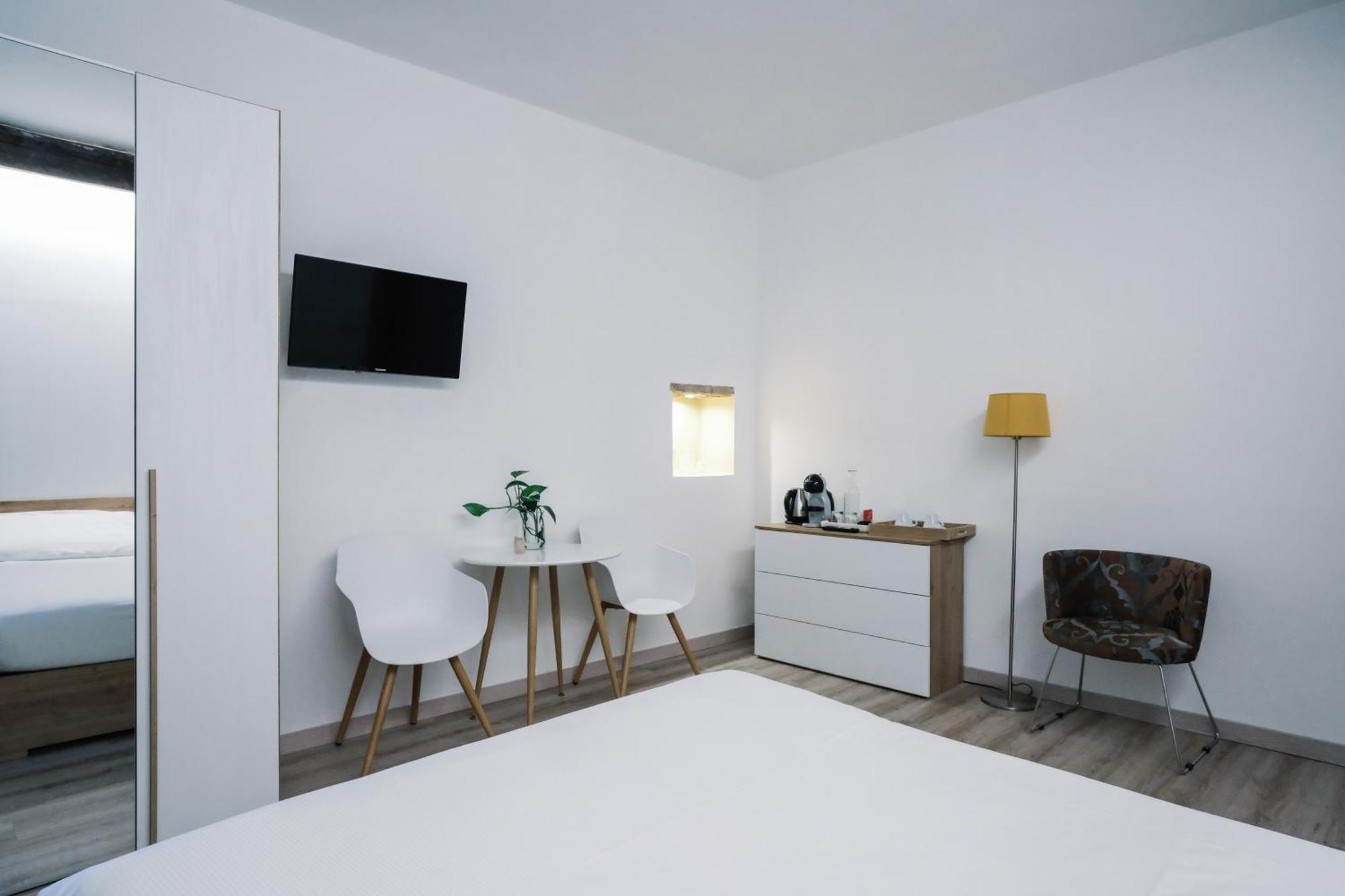 Flora Inn, Scotti'S House - Due Passi In Centro 베르가모 외부 사진