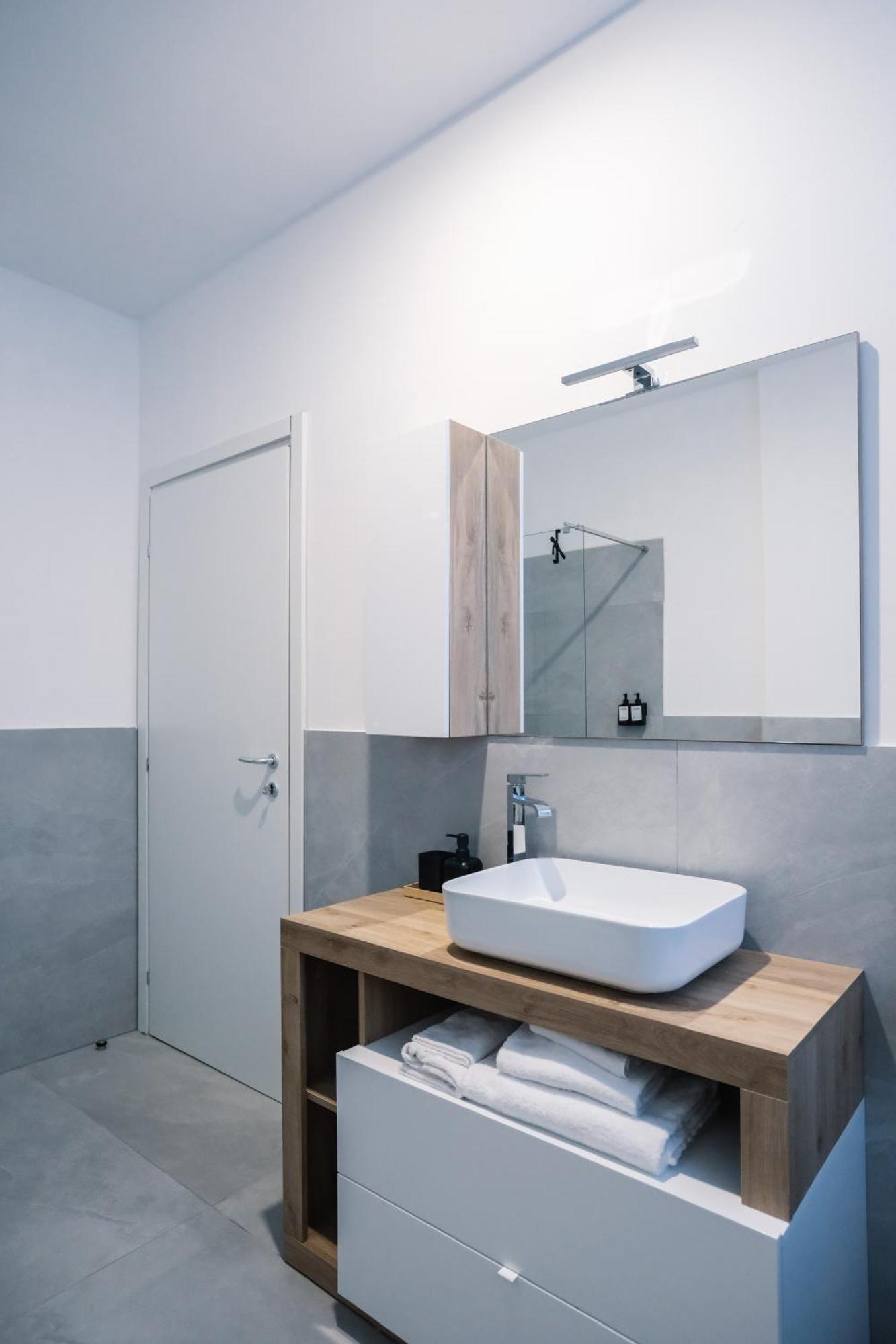 Flora Inn, Scotti'S House - Due Passi In Centro 베르가모 외부 사진