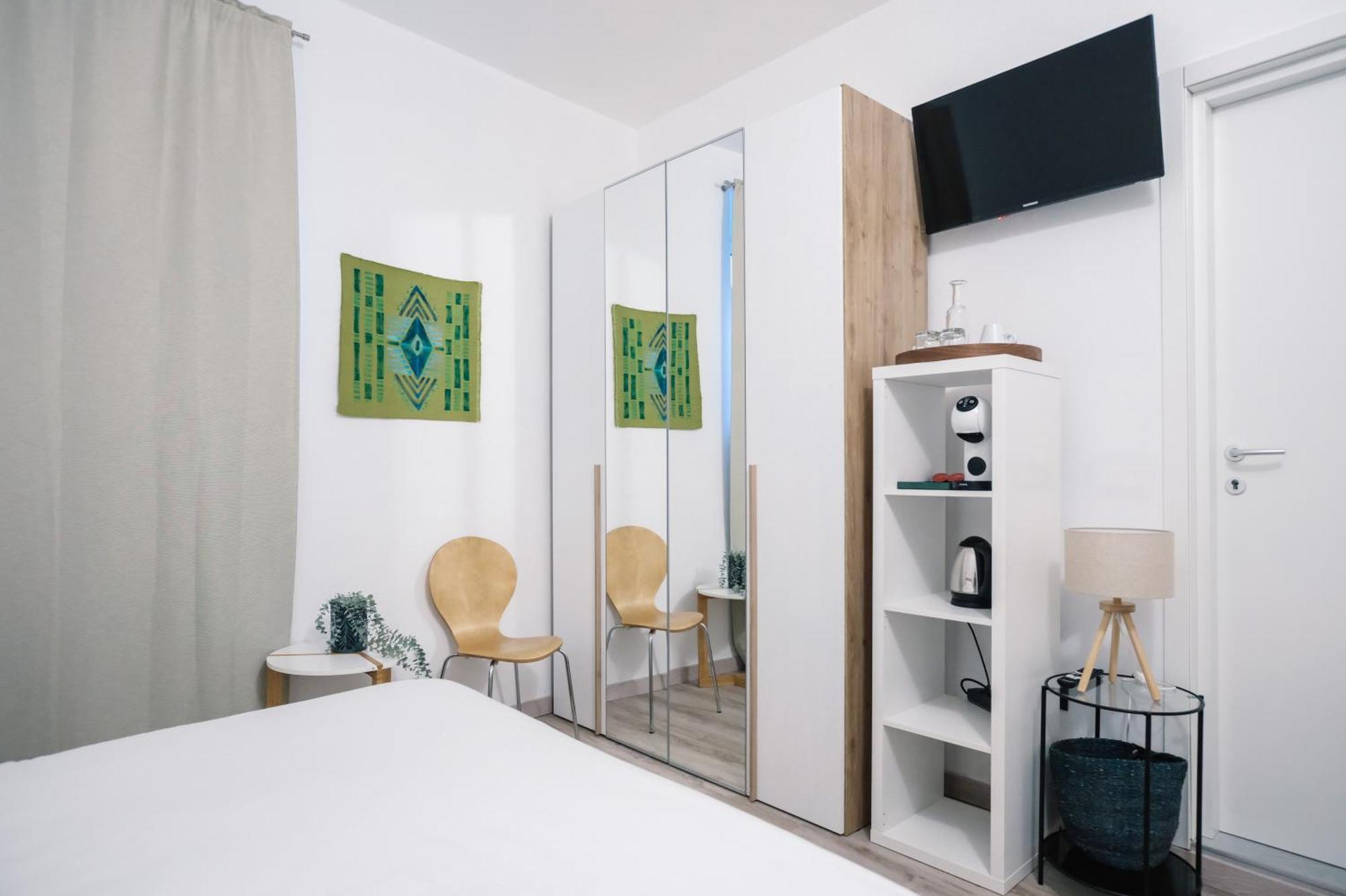 Flora Inn, Scotti'S House - Due Passi In Centro 베르가모 외부 사진