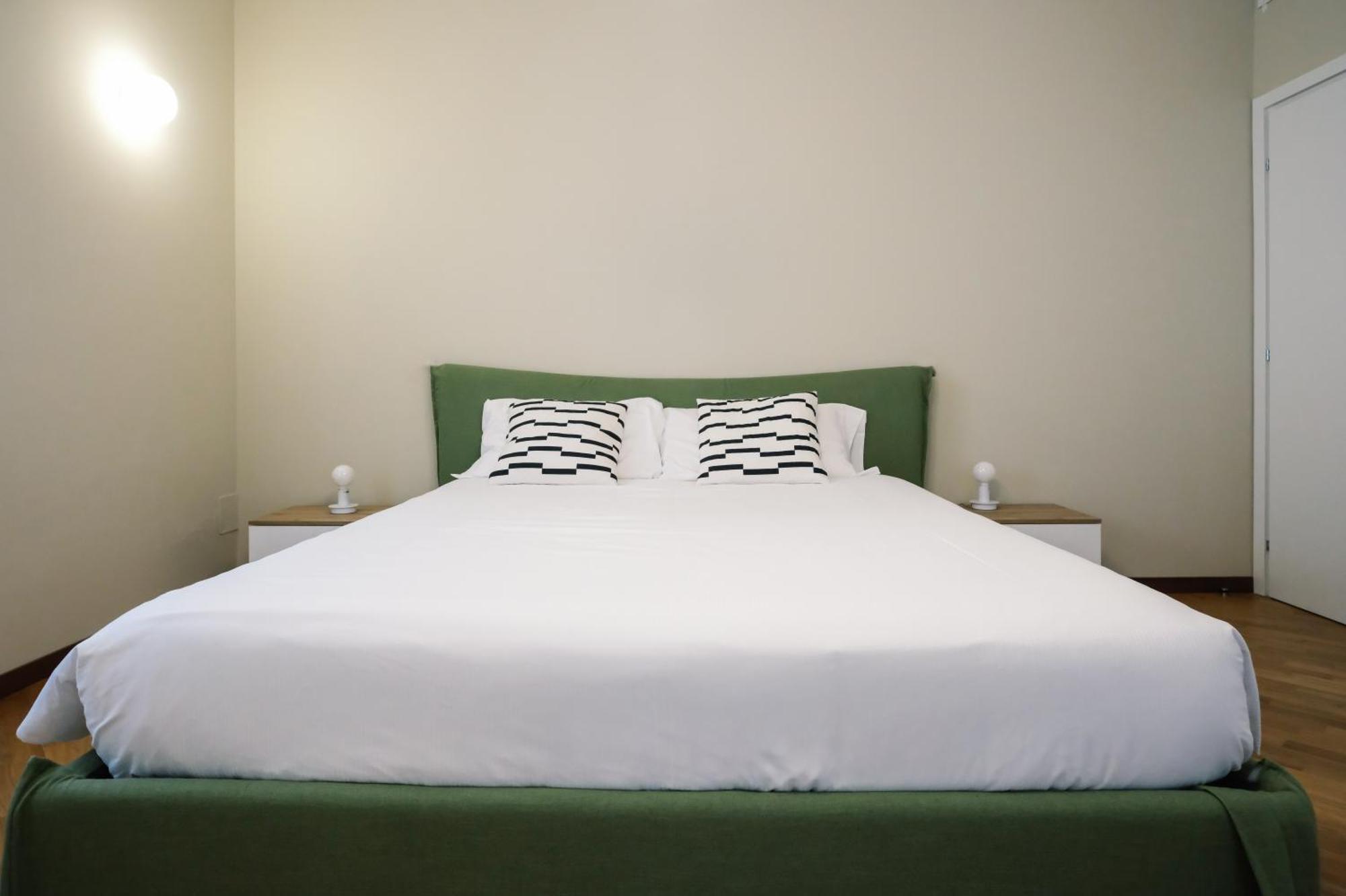 Flora Inn, Scotti'S House - Due Passi In Centro 베르가모 외부 사진