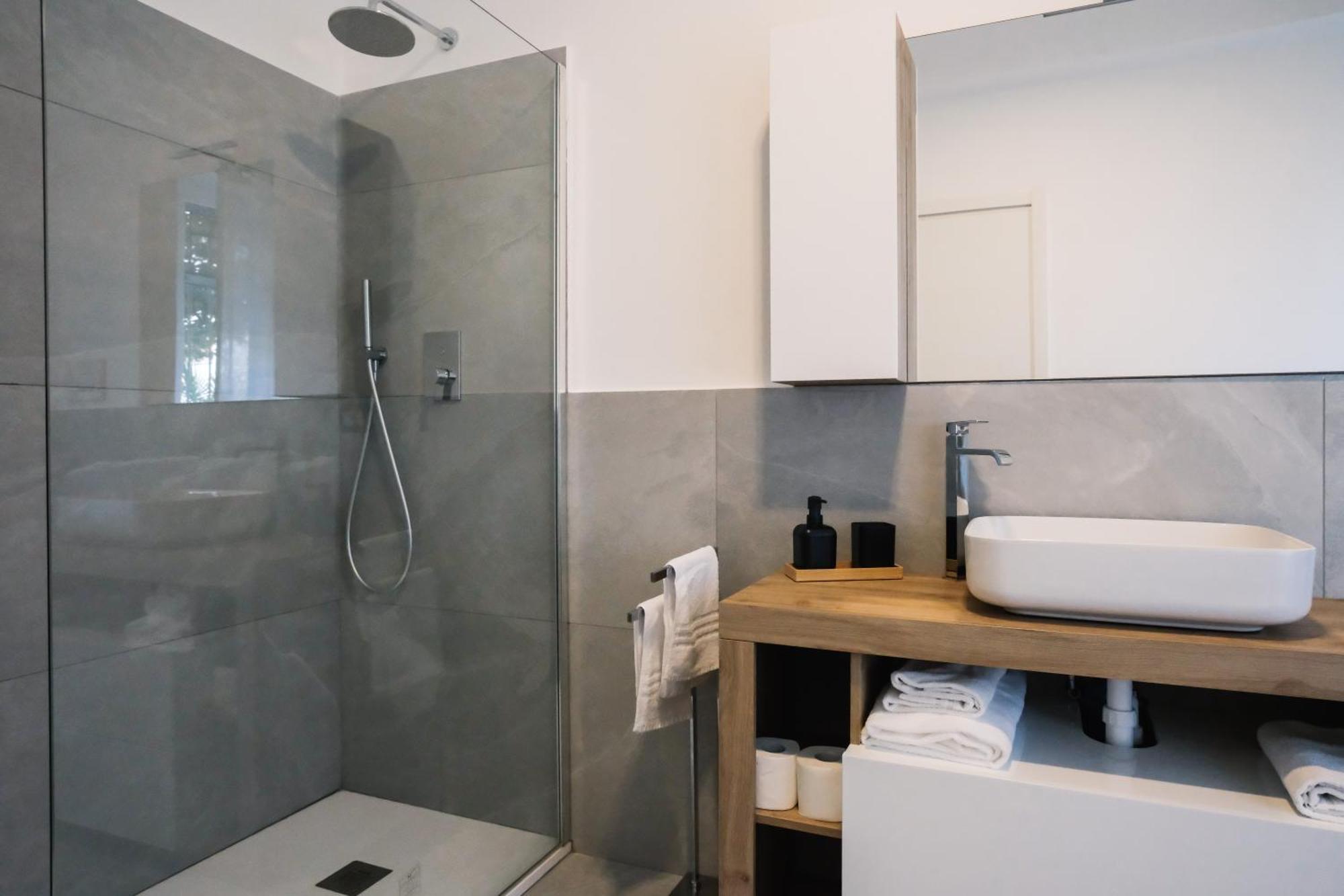 Flora Inn, Scotti'S House - Due Passi In Centro 베르가모 외부 사진