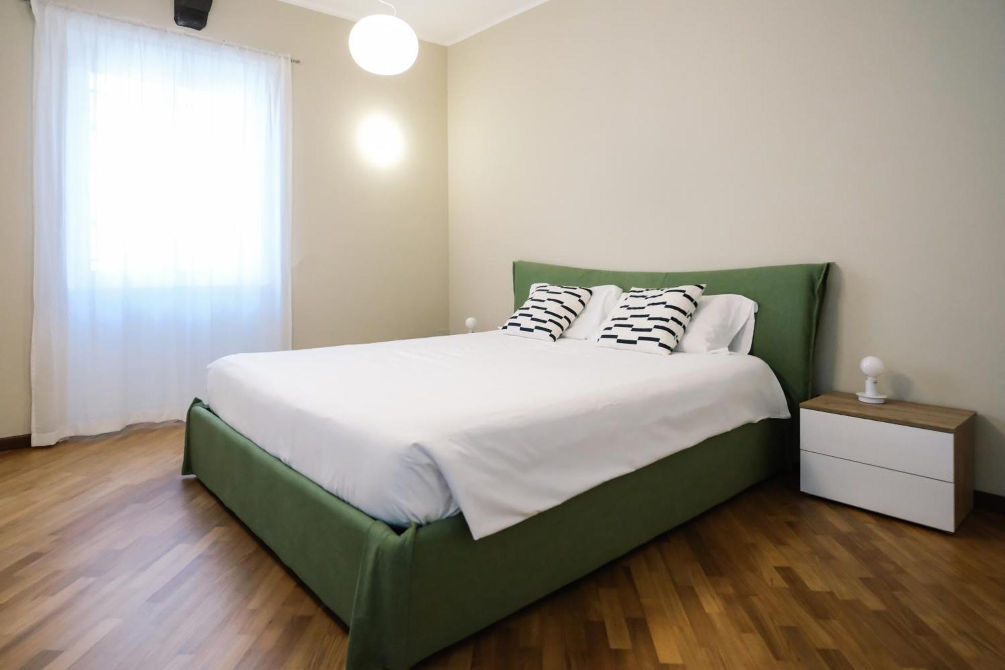 Flora Inn, Scotti'S House - Due Passi In Centro 베르가모 외부 사진