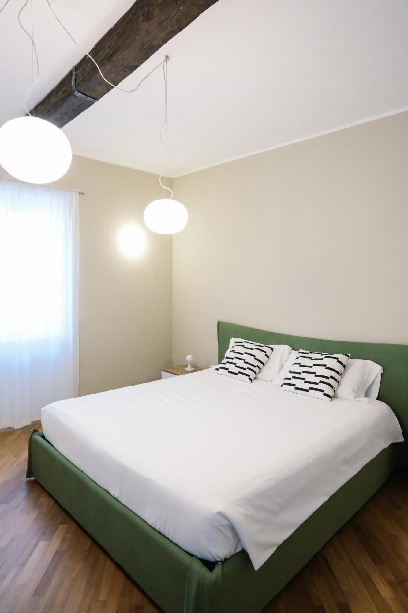 Flora Inn, Scotti'S House - Due Passi In Centro 베르가모 외부 사진